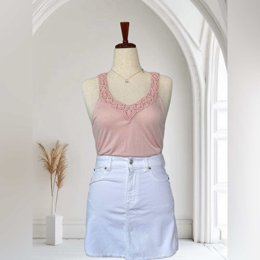 American Eagle Crochet Neck Tank Top with Fringe Details in the back - Picture 4 of 4